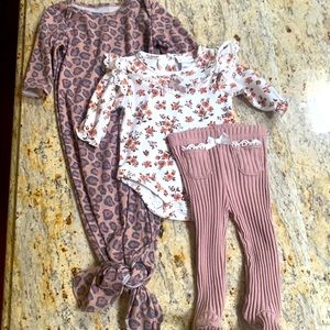 Daisy Fuentes Bodysuit + Footed Leggings Sz 0-3 M & Leopard Knotted Dress 0-6 M